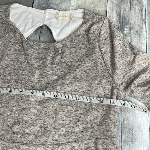 𝅺altar’d State heather gray shirt sleeve dress. A-line. Triangular back opening - Picture 7 of 12